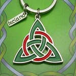 Clara Keychain: Trinity Knot