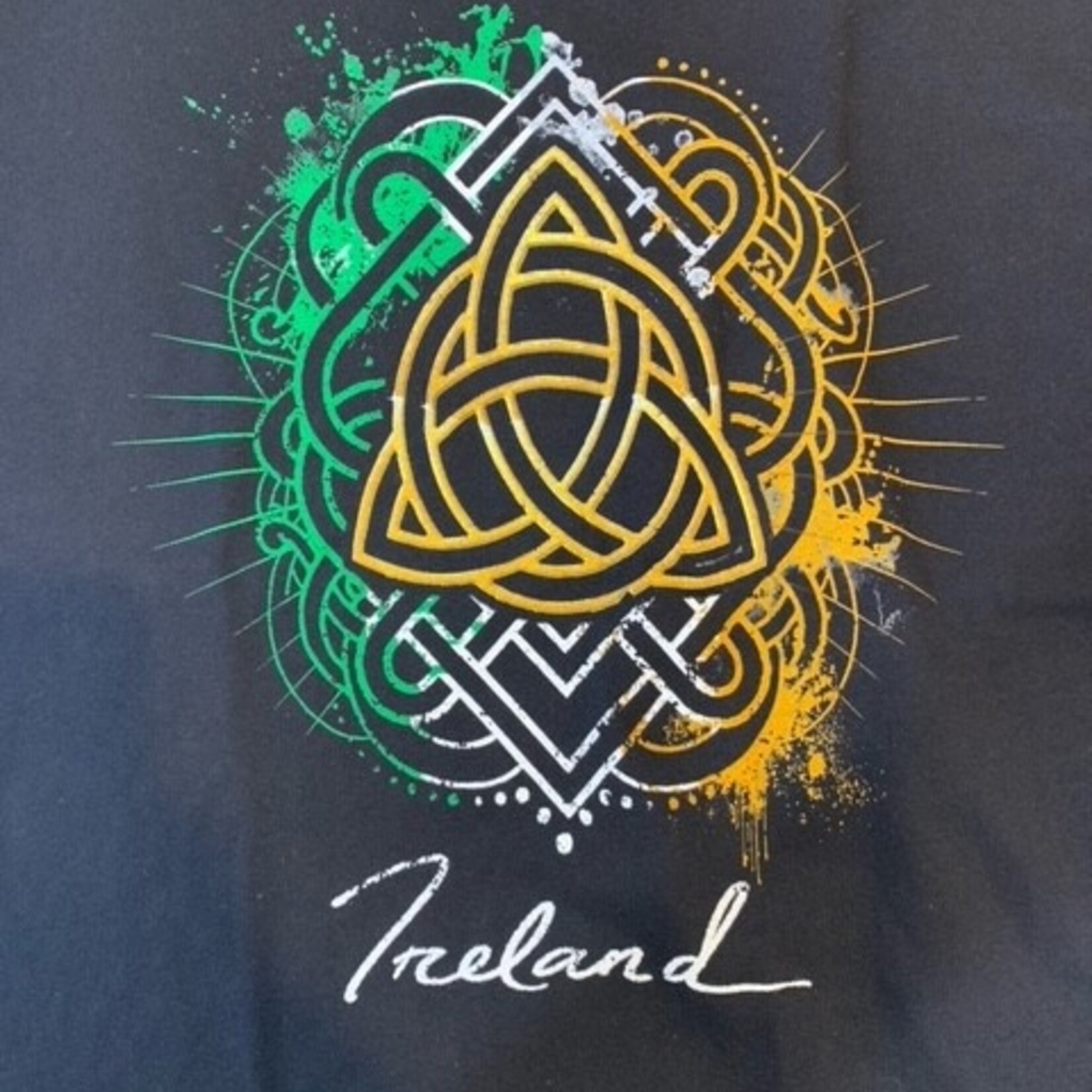 T Shirt: Celtic Trinity