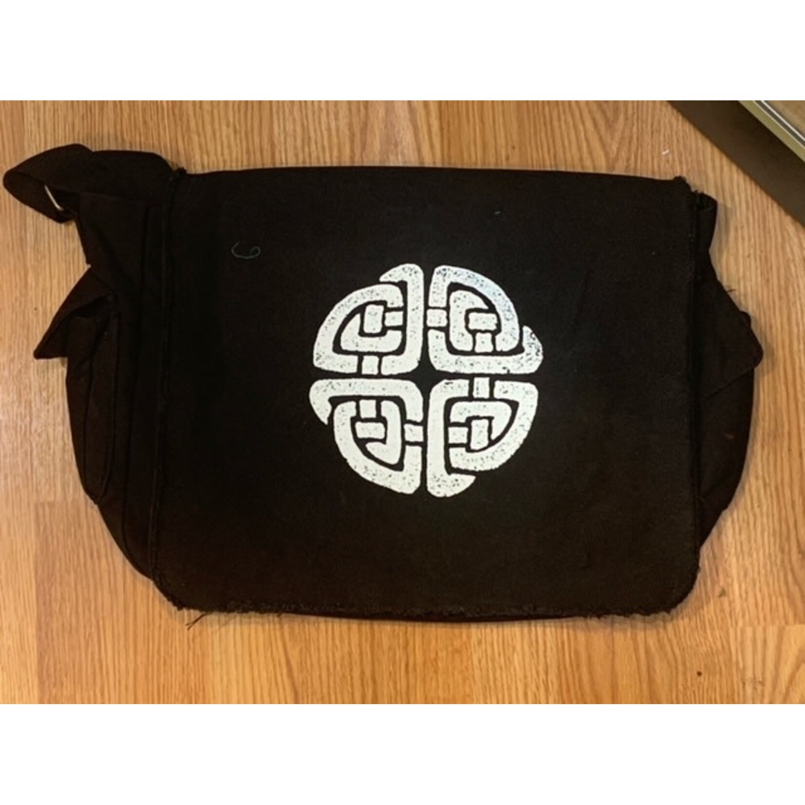 Messenger Bag: Celtic Knot Blk