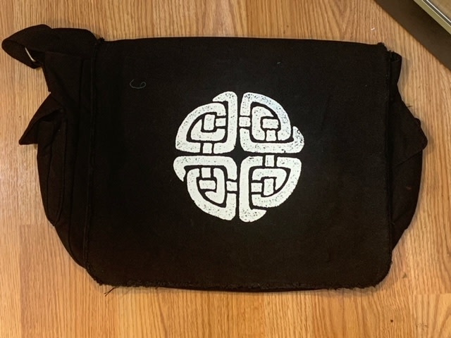 Messenger Bag: Celtic Knot Blk