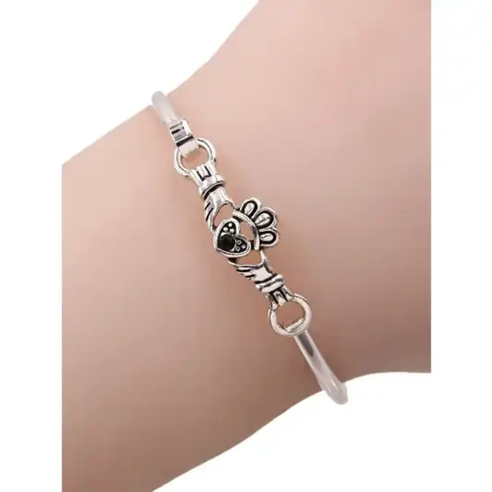 Bracelet: Claddagh Heart Emerald Brass Hook Casting Bangle