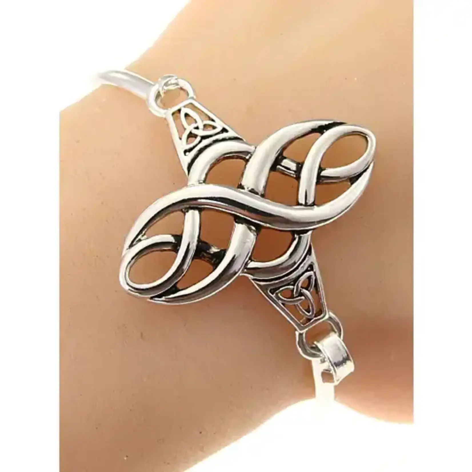 0011 PREMIERE Bracelet: Celtic Metal Casting Bangle