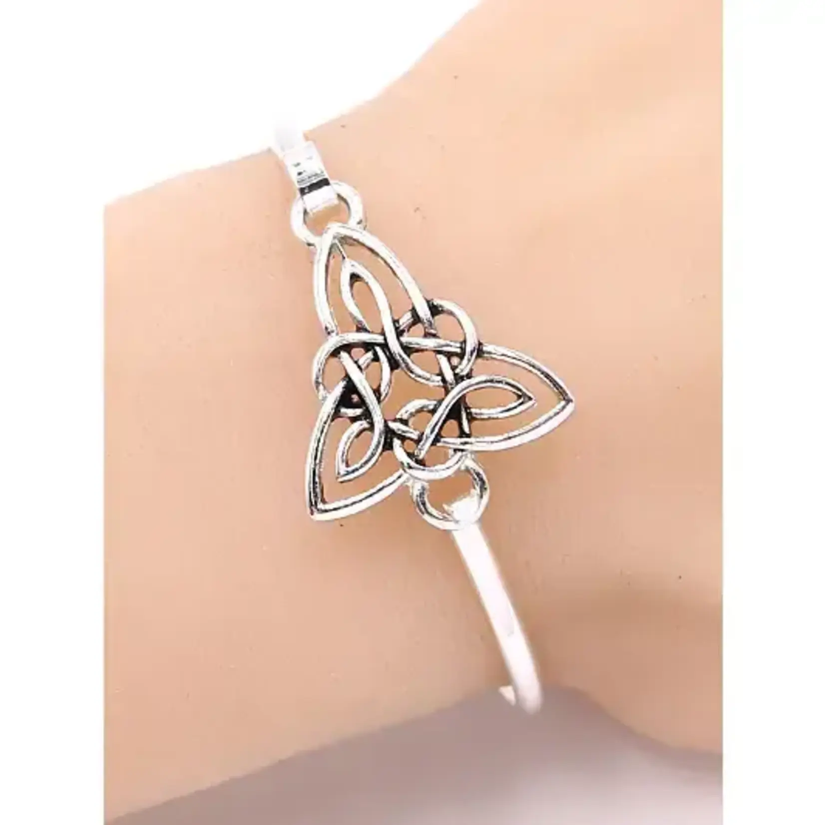 0011 PREMIERE Bracelet: Trinity Knot Metal Casting Bangle