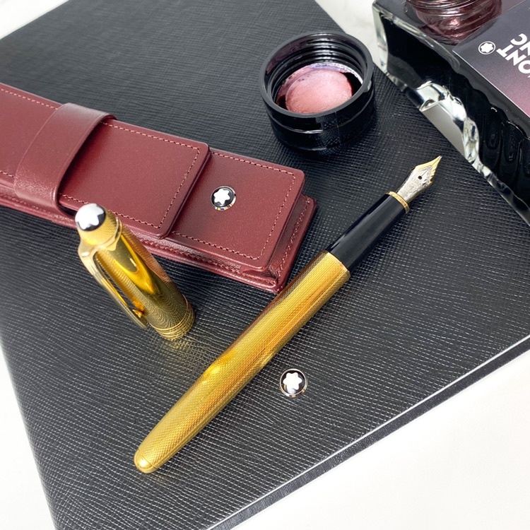 PreOwned Montblanc Classique Solitaire Vermeil Barley Fountain Pen