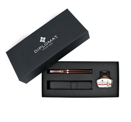 Diplomat Diplomat Excellence A2 Fountain Pen Gift Set (Fountain Pen, Bottle of Ink and Free Leather Pen Case) - Marrakesh with Chrome Trim