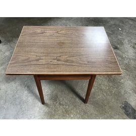 21x28x21” Wood end table slight wear(05/24/2022)