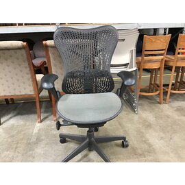 Grey mesh desk chair (7/25/23)