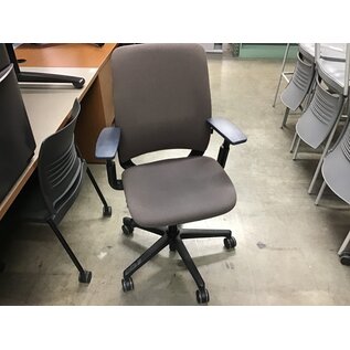 Brown Pattern Steelcase High Back Adjustable Desk Chair 5/8/26