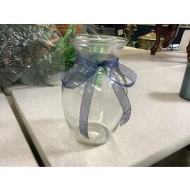 8x5” Glass vase with blue ribbon 2/13/24