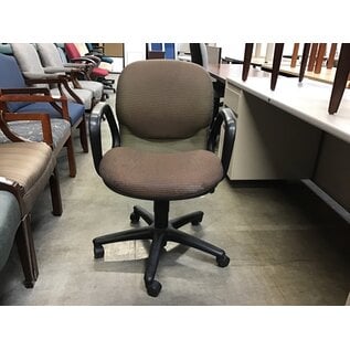 Brown padded adjustable desk chair on castors 3/19/24