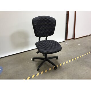 Checkered pattern adjustable height desk chair on castors 3/20/24