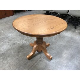 38x30” Oak color round pedestal dining table 7/15/24