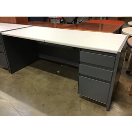 30x70x30” Grey metal steelcase right pedestal desk 9/16/26