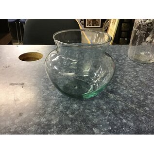 5 1/2” Glass wide base vase 11/11/24