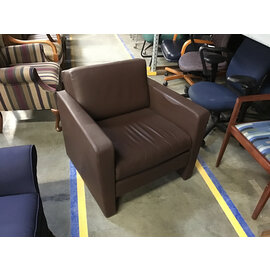 33” Brown vinyl cushioned chair 6/9/26