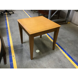 23x23x23” Light oak color square end table 8/7/26