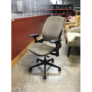 Brown pattern Steelcase Leap adjustable desk chair 6/13/25