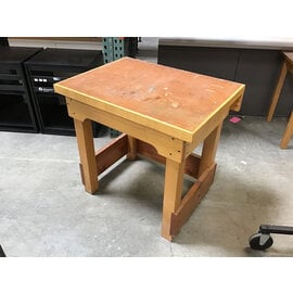 24x33x31” Wooden work bench 9/9/25