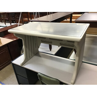28x48x30” Iceberg beige plastic desk 11/10/25