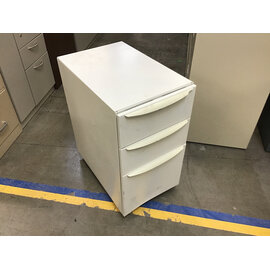 23x15x27” White metal 3 drawer storage and file cabinet on castors - wear throughout 11/21/25