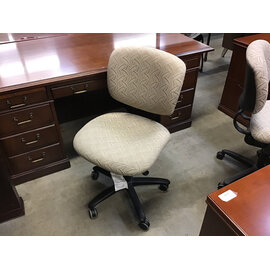 Beige leaf pattern adjustable desk chair on castors - no arms 12/10/25