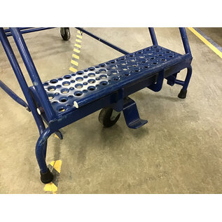 28x41x97” Louisville Ladder Corp blue steel 6 step warehouse ladder 1/23/26