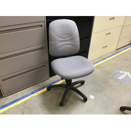 Lavender cushioned adjustable height desk chair 2/17/26