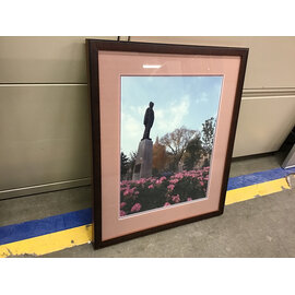 19x16” ND statue and pink flowers framed print 2/20/26