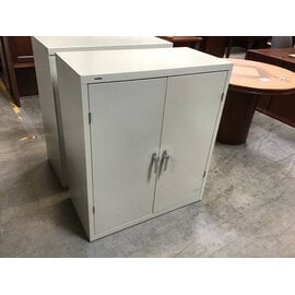 18x36x42” Beige metal 2 door storage cabinet 3/6/26