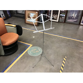 Metal folding music stand 3/17/26