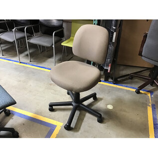 Tan fabric cushioned adjustable height desk chair 7/15/26