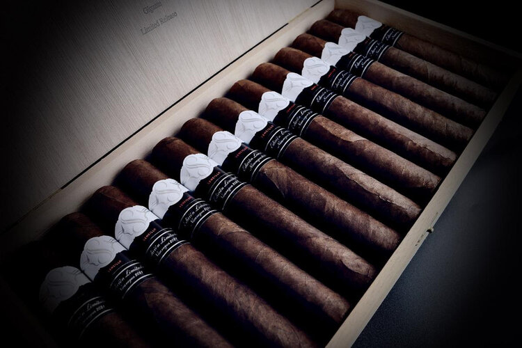 Sencillo Sencillo Black Gigante - single