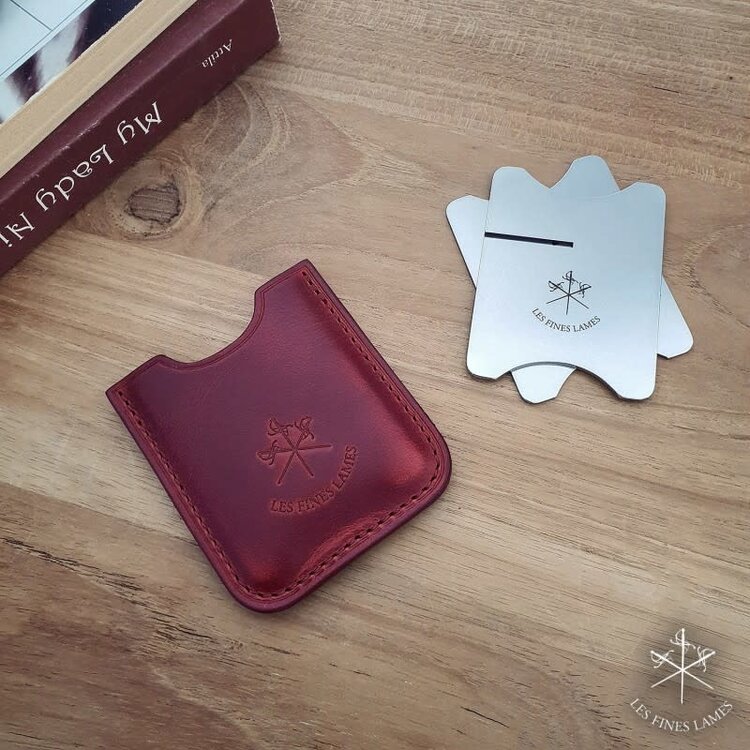 Les Fines Lames Les Fines Lames Cigar Stand with Leather Sheath - Cherry Red