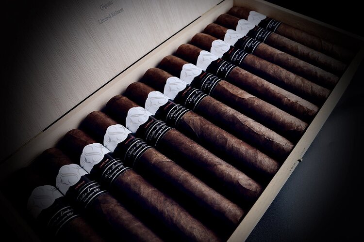 Sencillo Sencillo Black Gigante - single