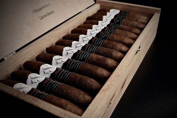 Sencillo Sencillo Black Piramide No. 4 - single