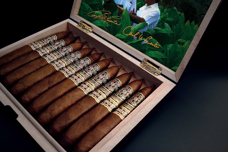 Arturo Fuente Opus X FFOX - El Scorpion Natural - Box 10