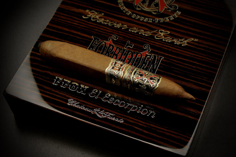 Arturo Fuente Opus X FFOX - El Scorpion Natural - Box 10