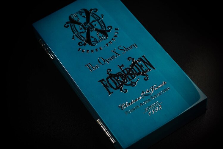 Arturo Fuente Opus X FFOX Opus X Story - Forbidden X - 4 Cigars Blue