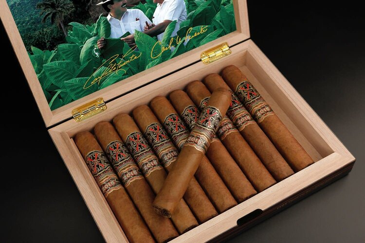 Arturo Fuente Opus X FFOX - Tauros The Bull Natural - Box 10