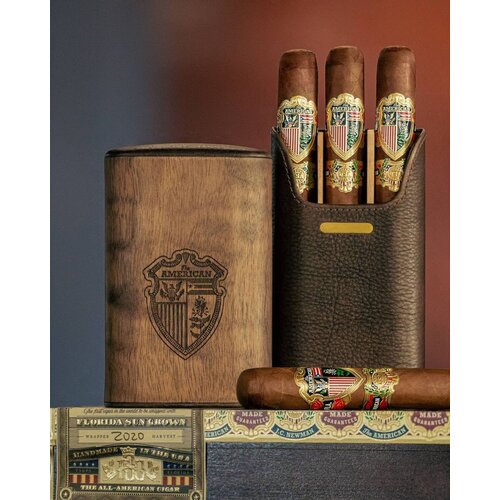 The American Black Bison Cigar Case