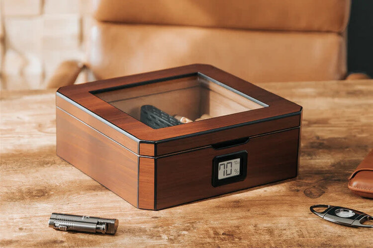 Klaro Humidors Klaro Humidors - MAG Walnut Humidor - Holds 20-30 cigars