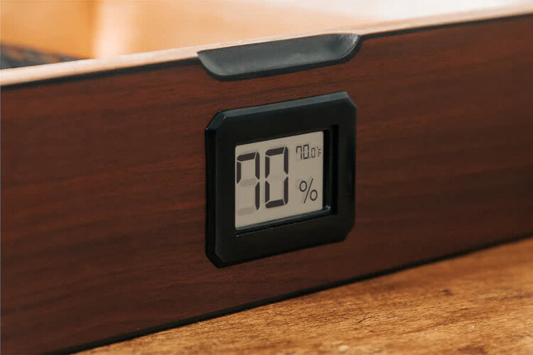 Klaro Humidors Klaro Humidors - MAG Walnut Humidor - Holds 20-30 cigars