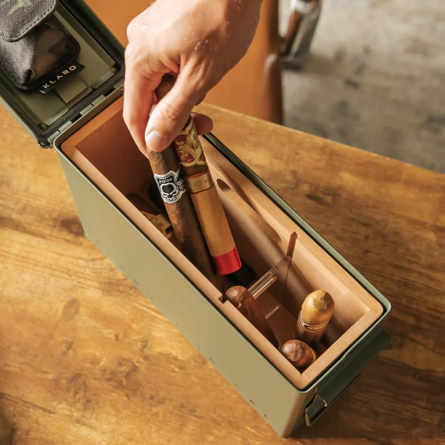 Klaro Humidors - The Smoke Box Green 30 cal Humidor - Holds 15-30 ciga
