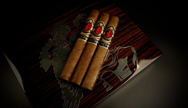 God of Fire Fire KKP Special Reserve Toro  Extra 54 - Box 10