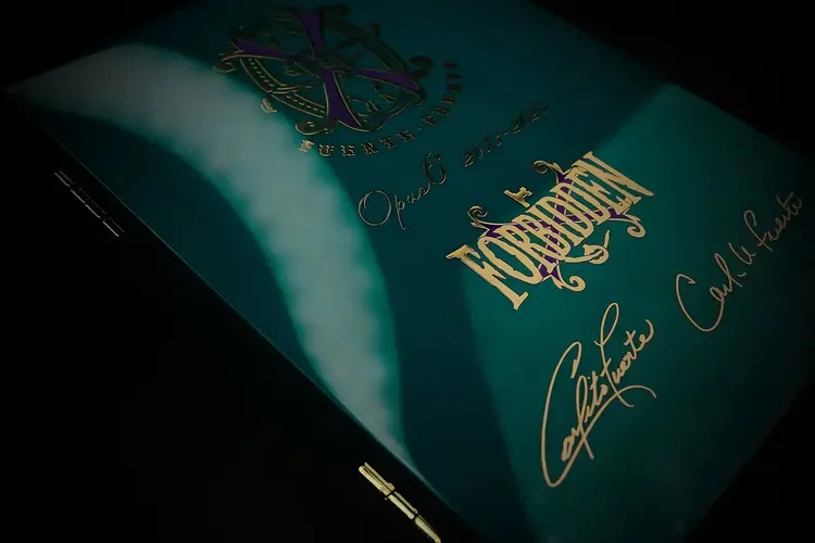 Arturo Fuente Opus X FFOX Opus 6 - 2025 Release - Blue