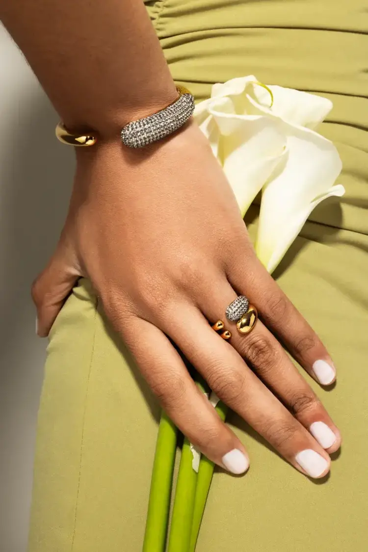 Caroline Golden Ring