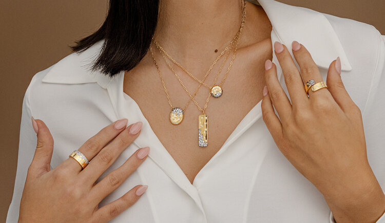 Swirl Scattered Pave Ring