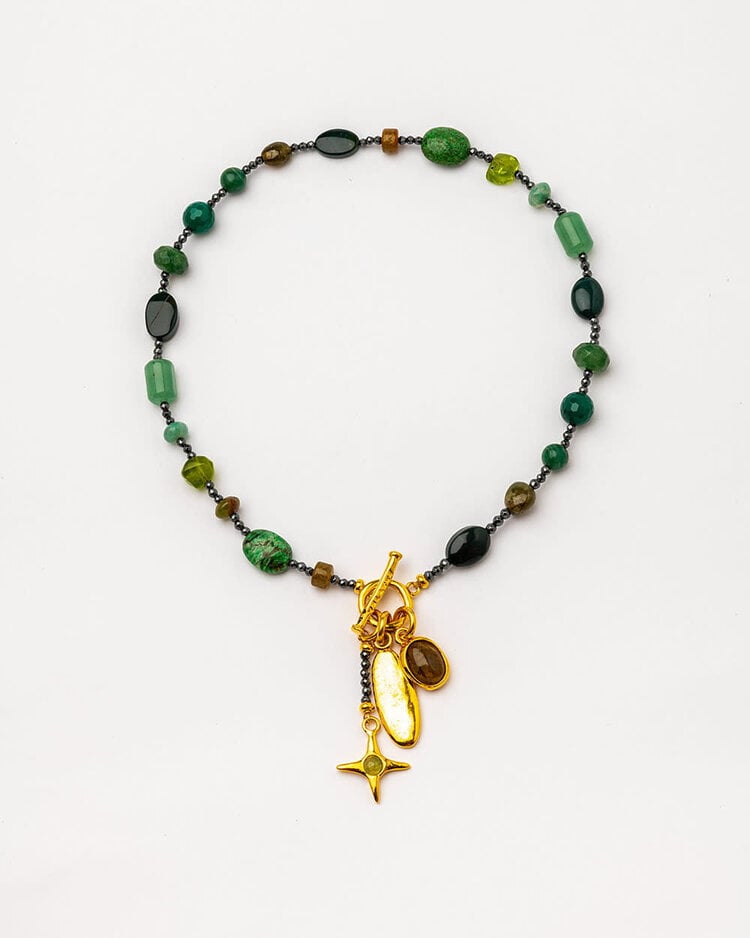 Short Necklace w Hematite, Quartz, Pearls