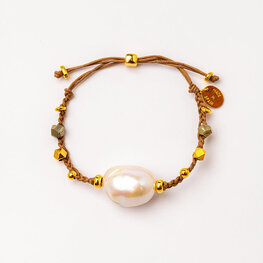Hand braided bracelet with pyrite and baroque freshwater pear