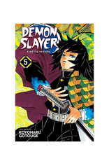 Viz Media LLC Demon Slayer Kimetsu No Yaiba Volume 05